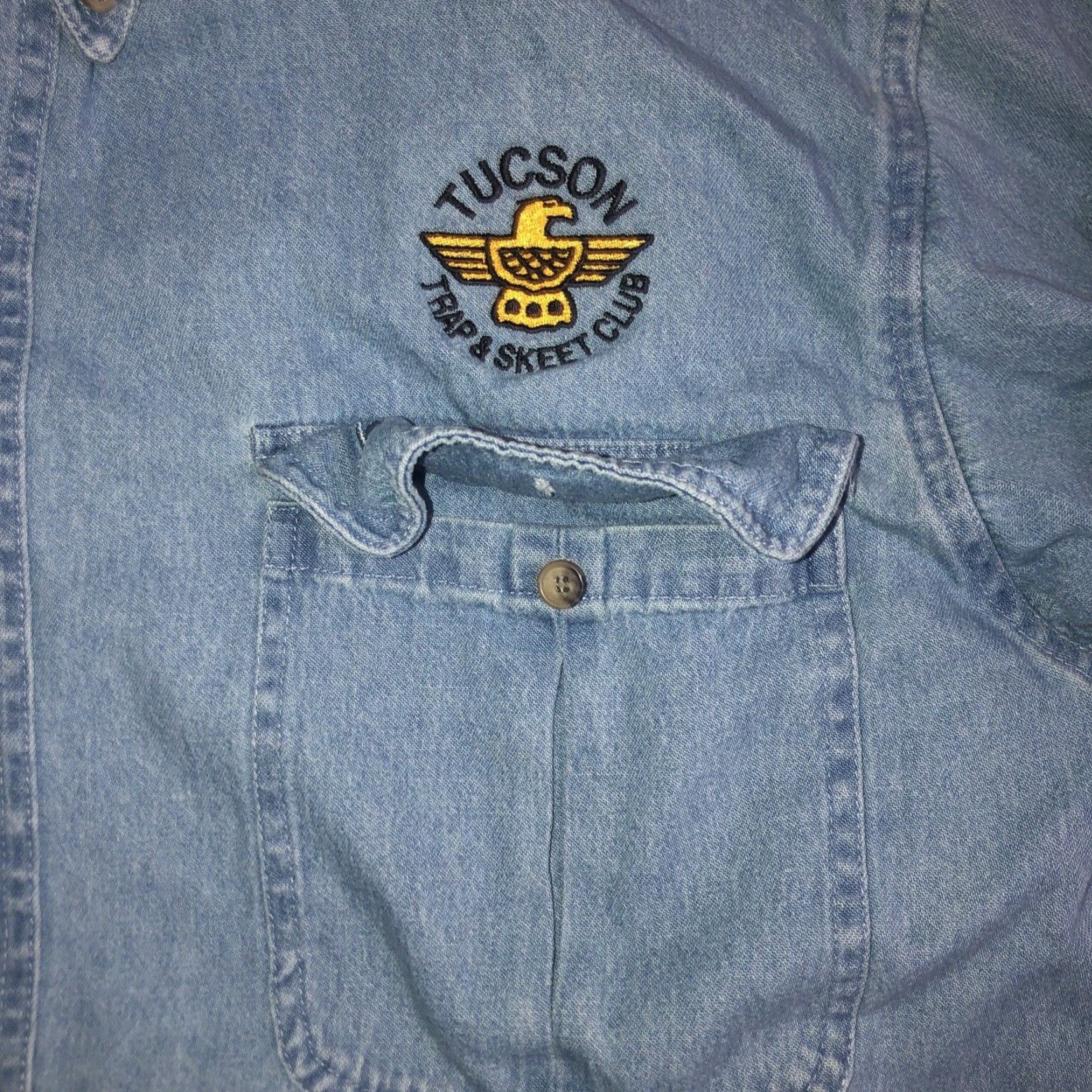 Vintage VINTAGE Bob Allen Denim Longsleeve Shirt Mens Size L Blue Denim Long Sleeve Shirt Men L Blue Brand Bob Allen Size US L / EU 52-54 / 3 - 2 Thumbnail