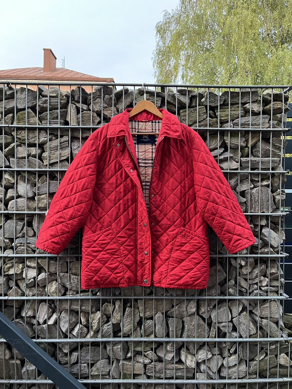 Burberry newest red quilt jacket