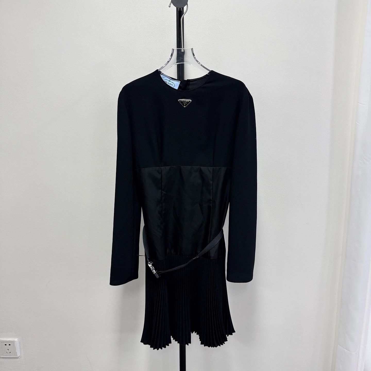 Prada Prada Logo Pleated Mini Dress Size 38 Size XS / US 0-2 / IT 36-38 - 1 Thumbnail
