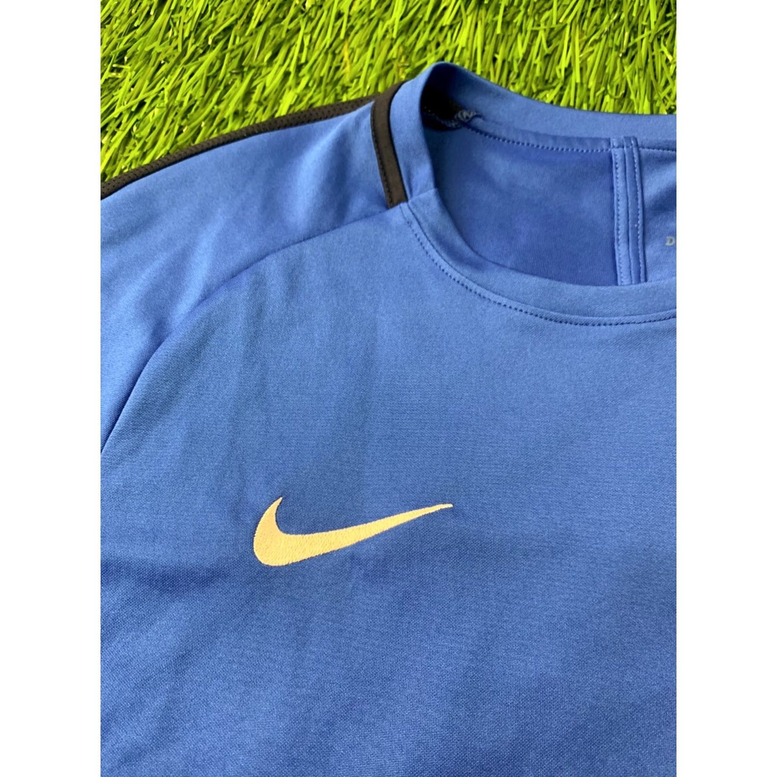 Nike Nike Dry Academy DRI-FIT Football Soccer Shirt Jersey Men M 2018 Size US XL / EU 56 / 4 - 3 Thumbnail