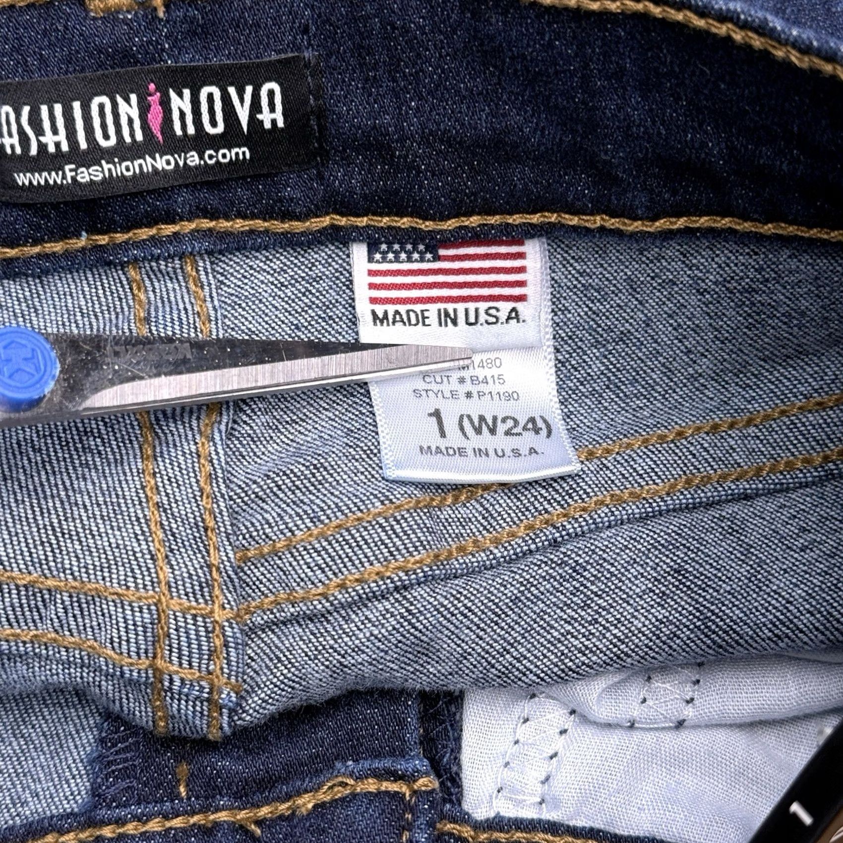 Fashion Nova Fashion Nova Skinny Jeans Juniors 1 Distressed Mid Rise Stretch Jeans Blue City USA 5-Pocket Denim Cotton Blend Slim Womens N/A Size 25" / US 0 / IT 36 - 7 Thumbnail