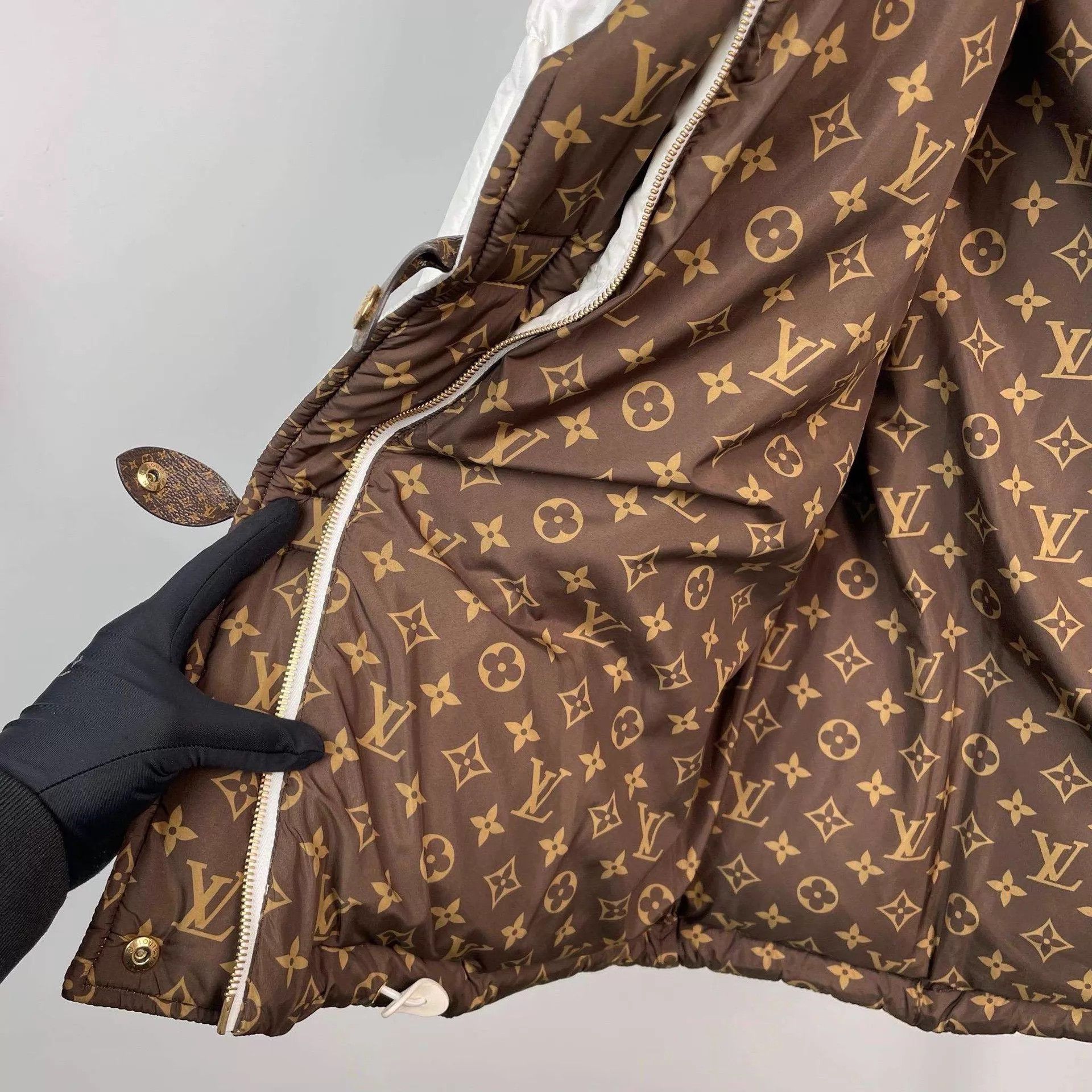 Louis Vuitton Louis Vuitton Women's 36 down jacket Size XS / US 0-2 / IT 36-38 - 8 Thumbnail