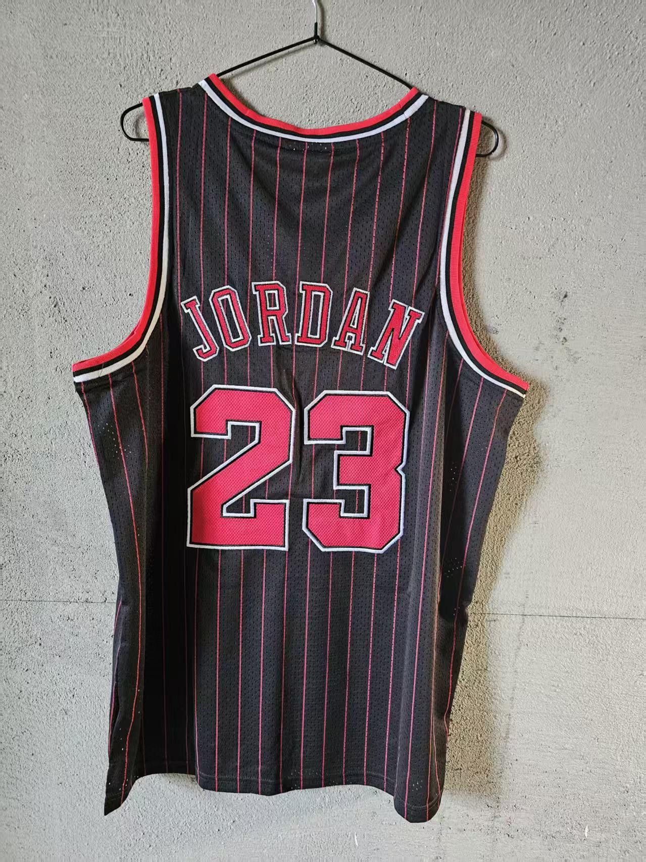 NBA Chicago Bulls Michael Jordan Jersey Double Stitched Stripe Size US M / EU 48-50 / 2 - 2 Thumbnail