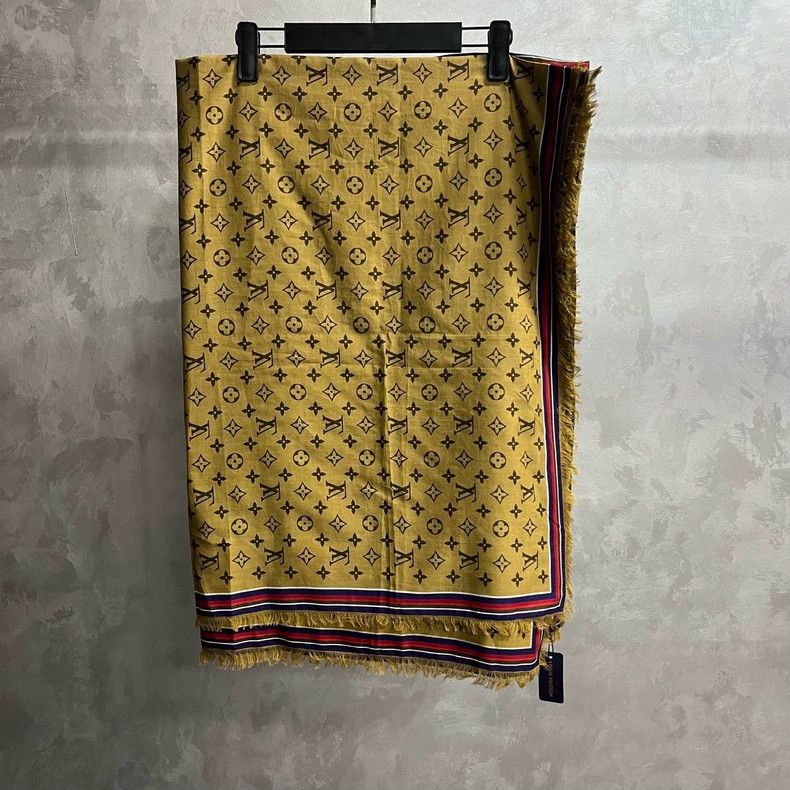 Louis Vuitton Louis Vuitton Brown Monogram Wool Scarf - dmc Size ONE SIZE - 1 Thumbnail