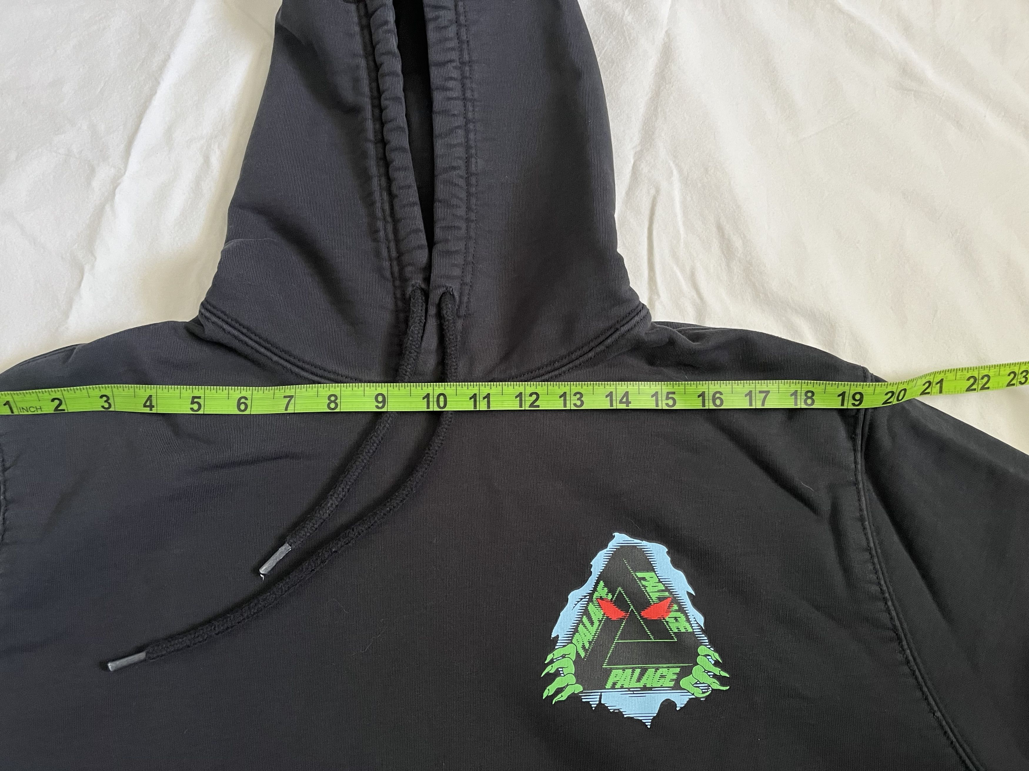Palace Tri-Ripper Hood Black Size US L / EU 52-54 / 3 - 4 Thumbnail