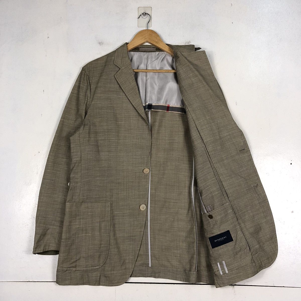 Burberry ❤️‍🔥SEND OFFER❤️‍🔥 BURBERRY COATS Size US L / EU 52-54 / 3 - 9 Thumbnail