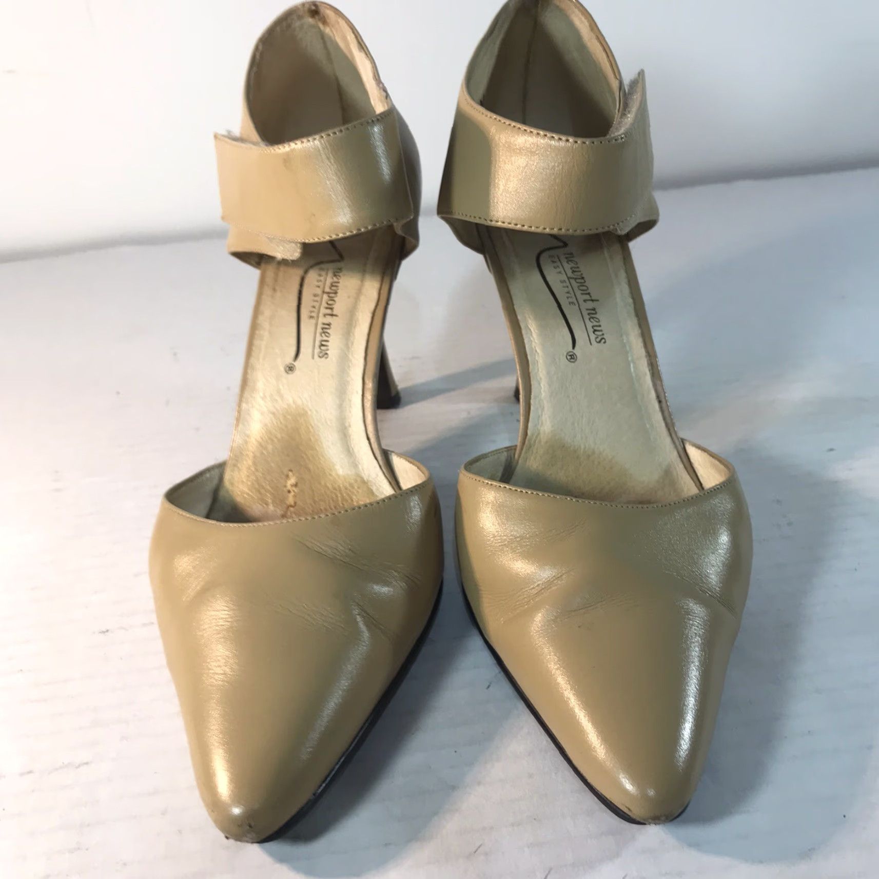 Vintage VINTAGE Newport News Beige Leather Pump Women's Size 7M 3.5in Heels Dress Formal Casual Size US 7 / IT 37 - 3 Thumbnail