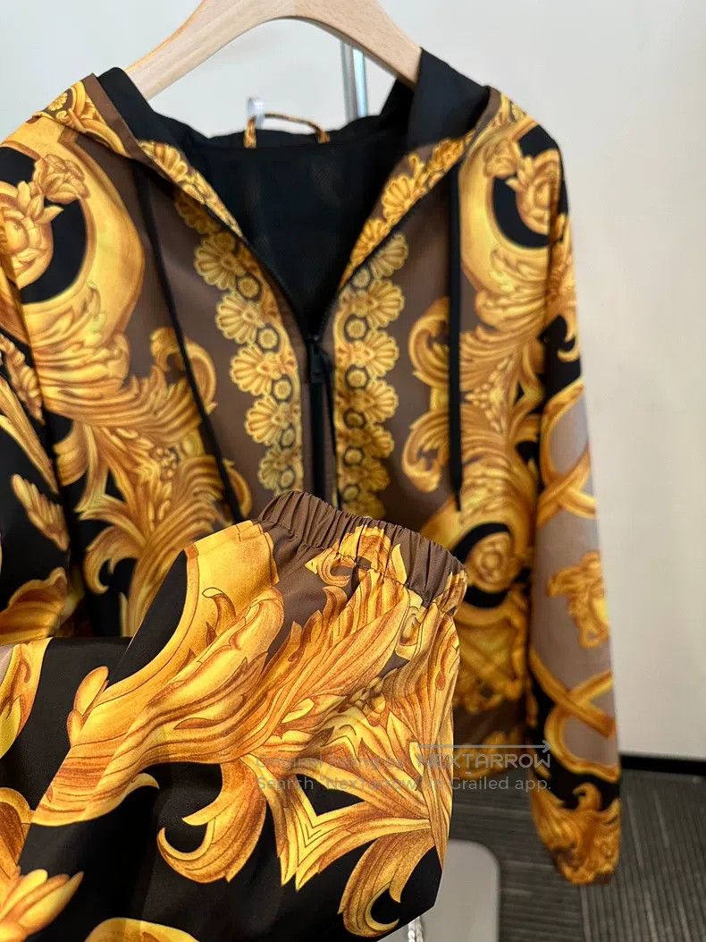 Versace Versace Resort Logo Graphic Print Hooded Zip Jacket Jacket Size US M / EU 48-50 / 2 - 3 Thumbnail