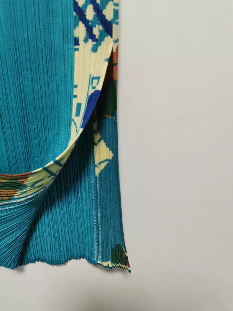 Issey Miyake Issey Miyake size:1 Blue pleated skirt Size 22" - 3 Thumbnail