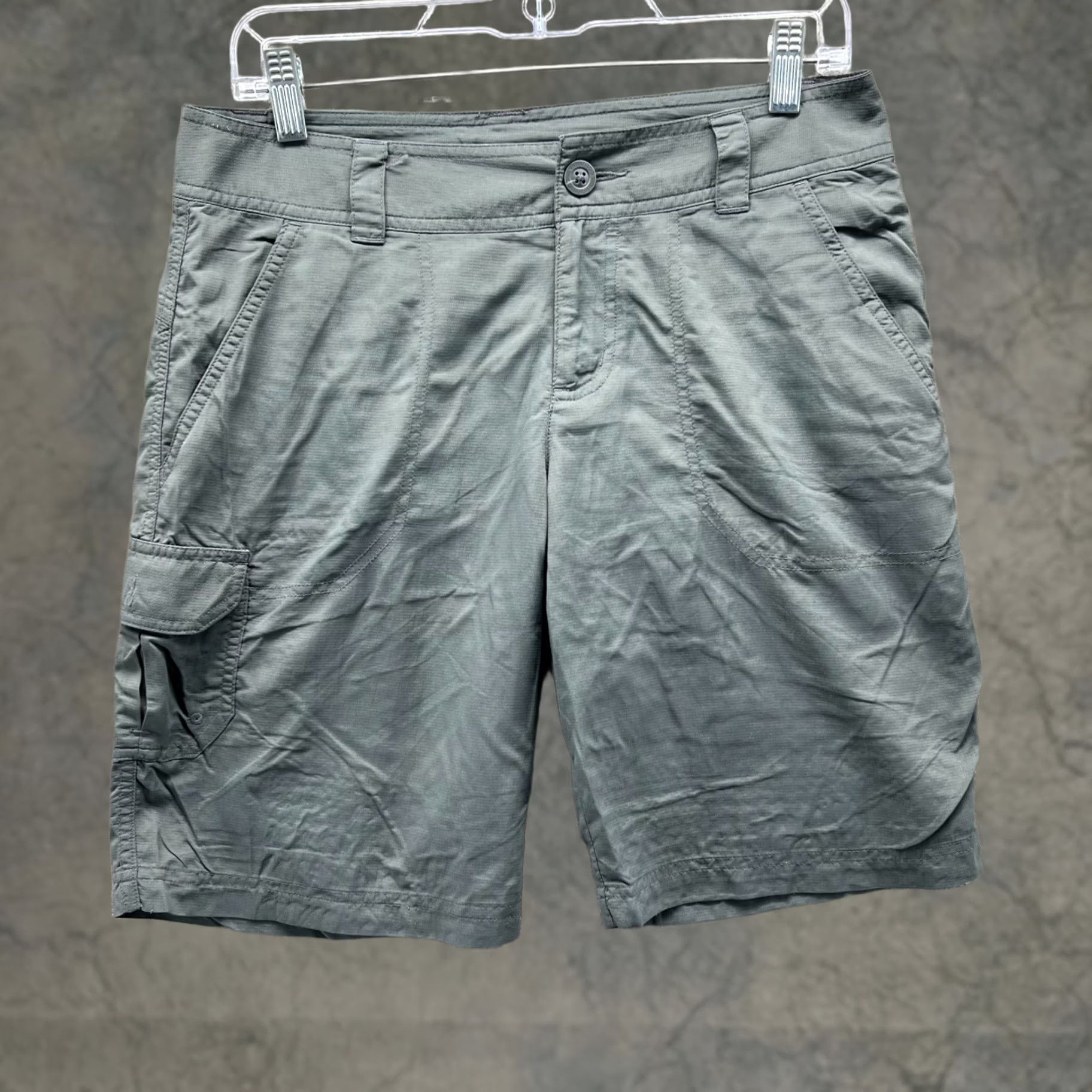 Vintage Columbia Sportswear Shorts Womens 6 Gray Cargo Omni-Shade Hiking Outdoor VTG Size 28" / US 6 / IT 42 - 1 Thumbnail