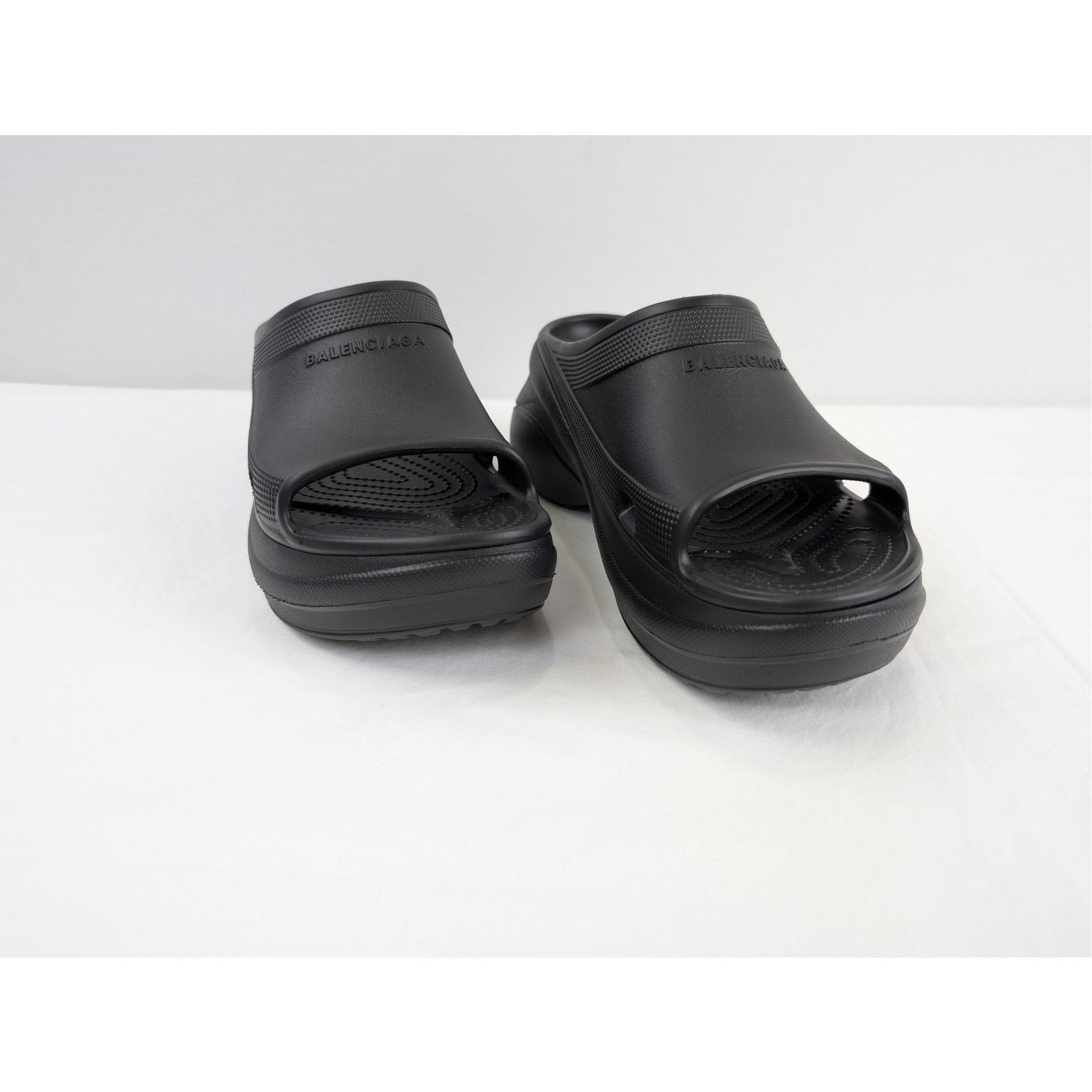 Balenciaga o1rshd1 Crocs Pool Rubber Slide Slipper in Black Size US 10 / EU 43 - 6 Thumbnail