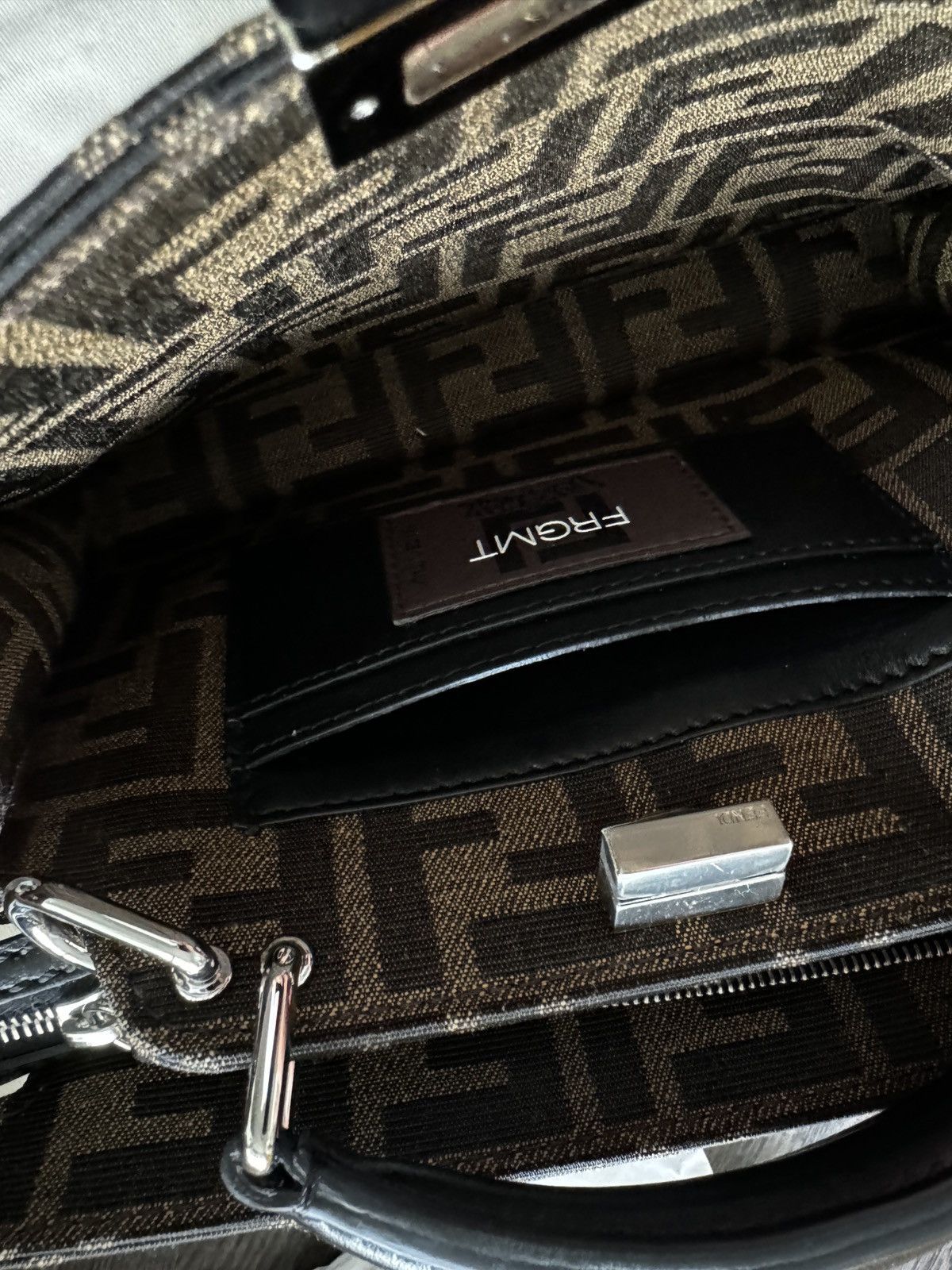Fendi × Fragment Design × Hiroshi Fujiwara FENDI X FRGMT X POKEMON DRAGONITE PEEKABOO BAG Size ONE SIZE - 7 Thumbnail