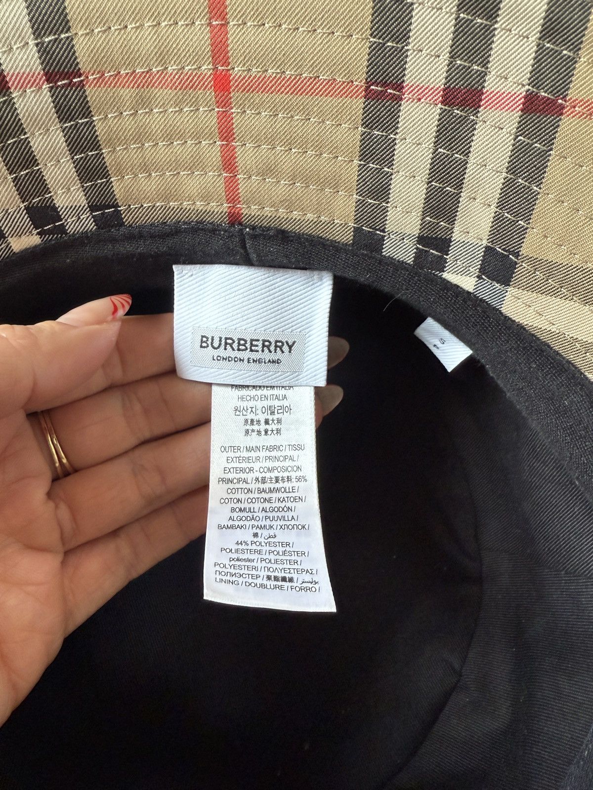 Burberry Burberry Bucket Hat- Great Condition! Size ONE SIZE - 4 Thumbnail