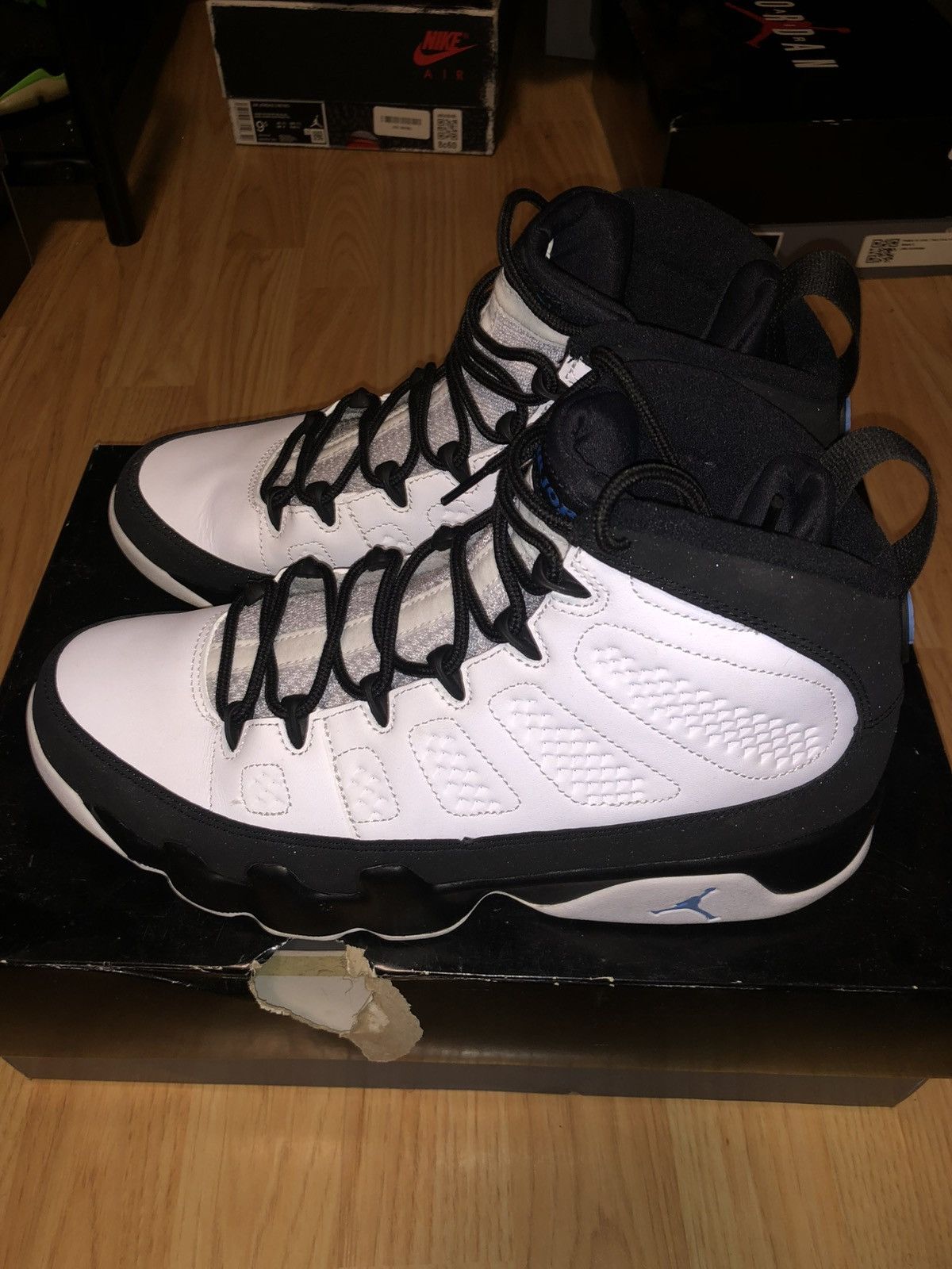 Nike Air Jordan 9 Retro University Blue - Size 9 Size US 9 / EU 42 - 4 Thumbnail