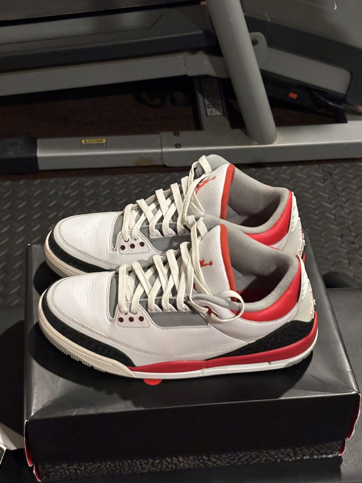 Jordan Brand Fired Red 3 Size US 11 / EU 44 - 10 Thumbnail
