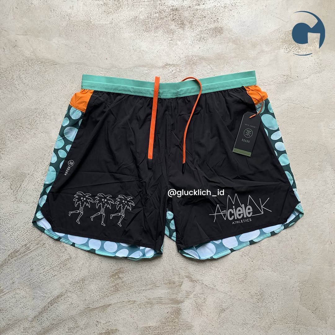 Ciele Athletics × Roark Roark, Run Amok x Ciele Alta 5 Short in Black Size US 34 / EU 50 - 2 Thumbnail