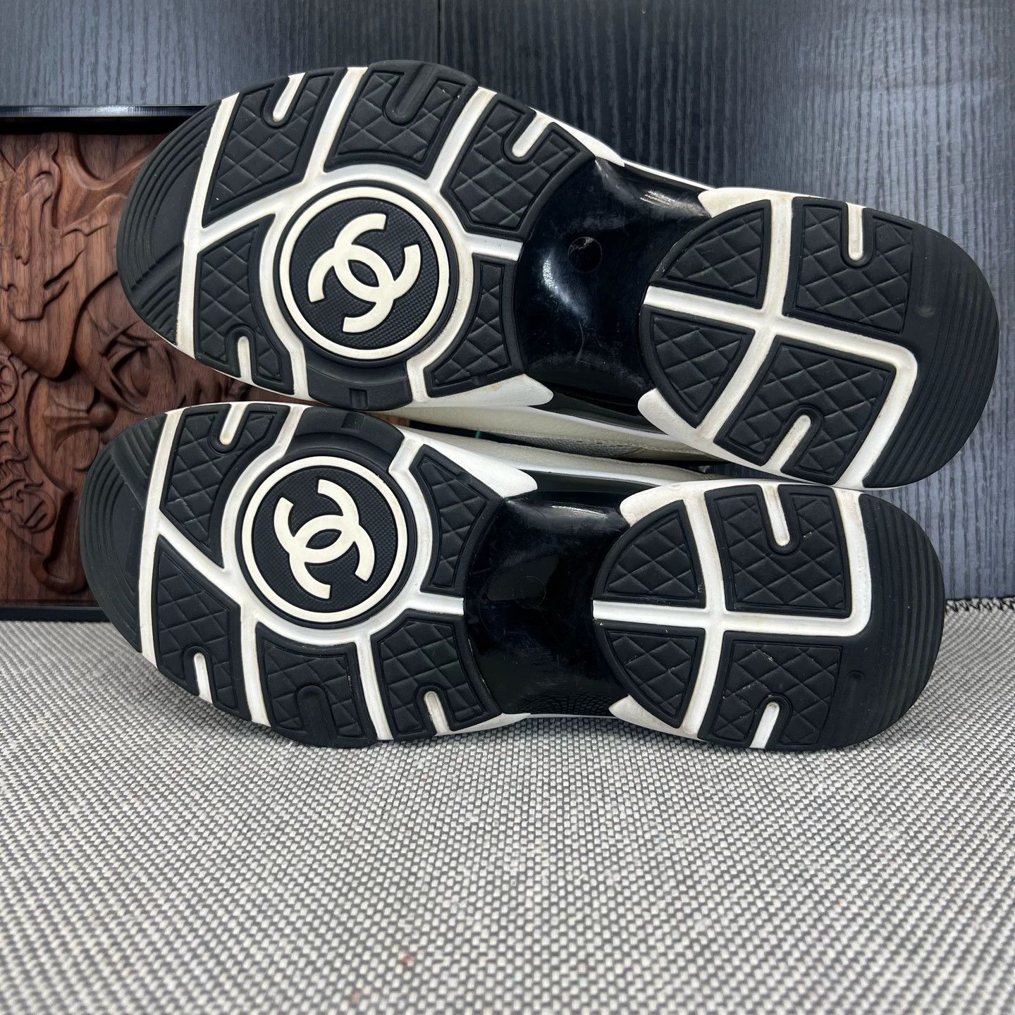 Chanel Chanel 22C Black & White Sneakers - Size 40 (Like New) Size US 7 / EU 40 - 4 Thumbnail