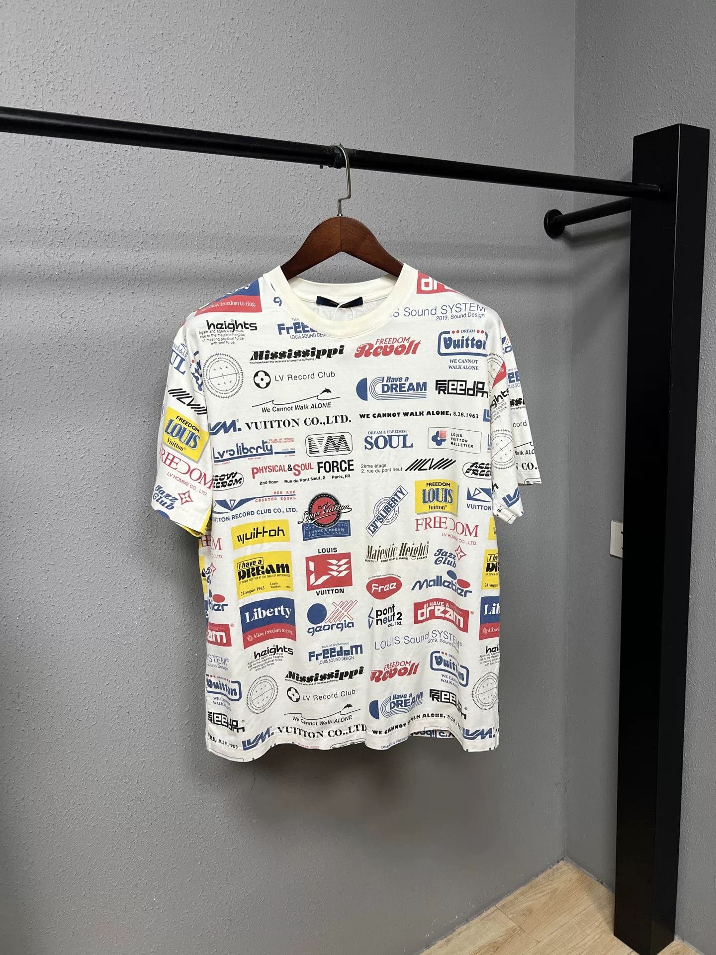Louis Vuitton Louis Vuitton Martin Short Sleeve Size US L / EU 52-54 / 3 - 1 Thumbnail