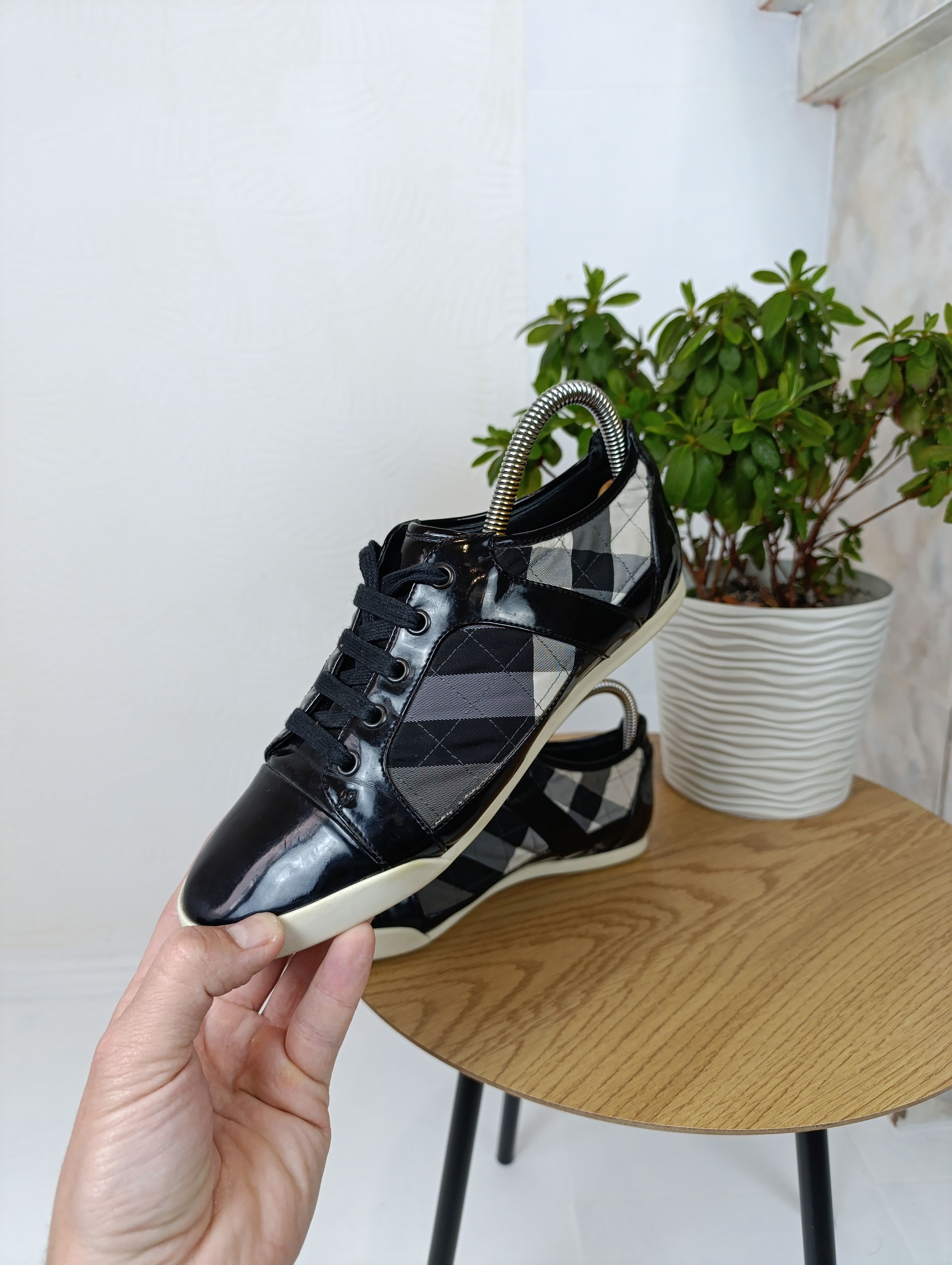 Burberry AUTHENTIC BURBERRY NOVA CHECK LACE UP SNEAKERS Size US 6 / IT 36 - 1 Thumbnail