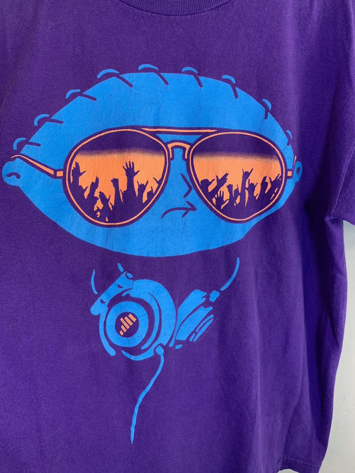 Vintage *RARE* Vintage Stewie Griffin Family Guy TV Headphones Shirt Size US M / EU 48-50 / 2 - 2 Thumbnail