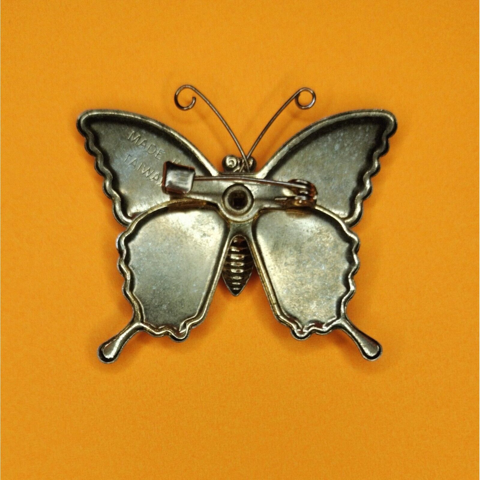 Other Colorful Enameled Butterfly Pin Gold Tone Jewelry Brooch Gli Size ONE SIZE - 9 Thumbnail