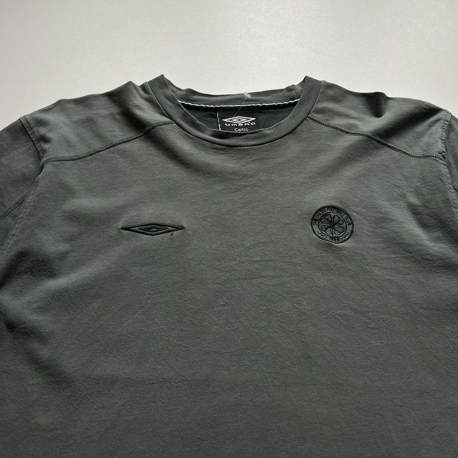 Umbro Vintage Y2K Celtic Football Club Umbro Kit T Shirt XL Rare Size US XL / EU 56 / 4 - 2 Thumbnail