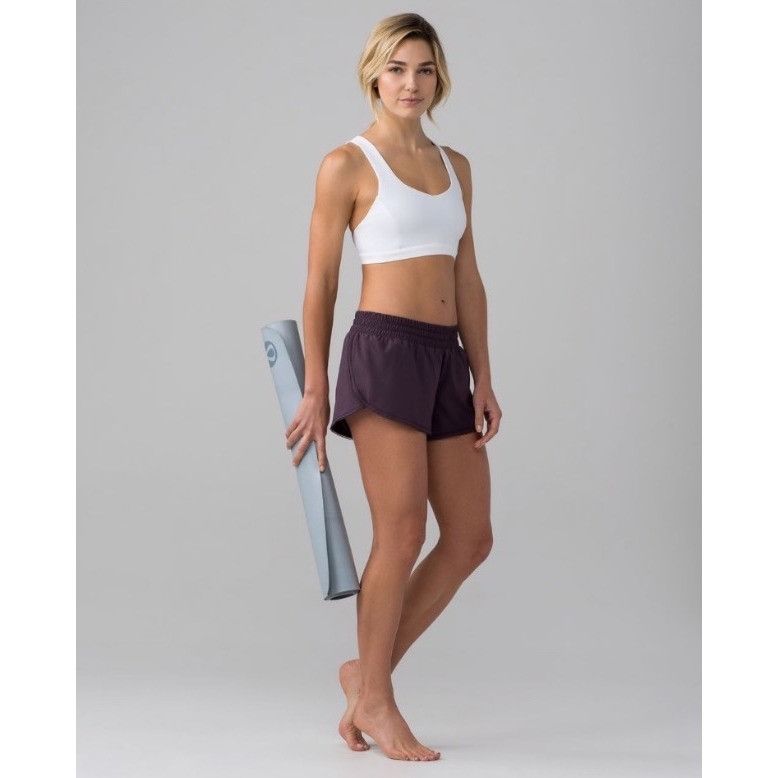 Lululemon Lululemon Seek The Heat Short II (2.5") Size 4 Black Currant Size 27" / US 4 / IT 40 - 6 Thumbnail