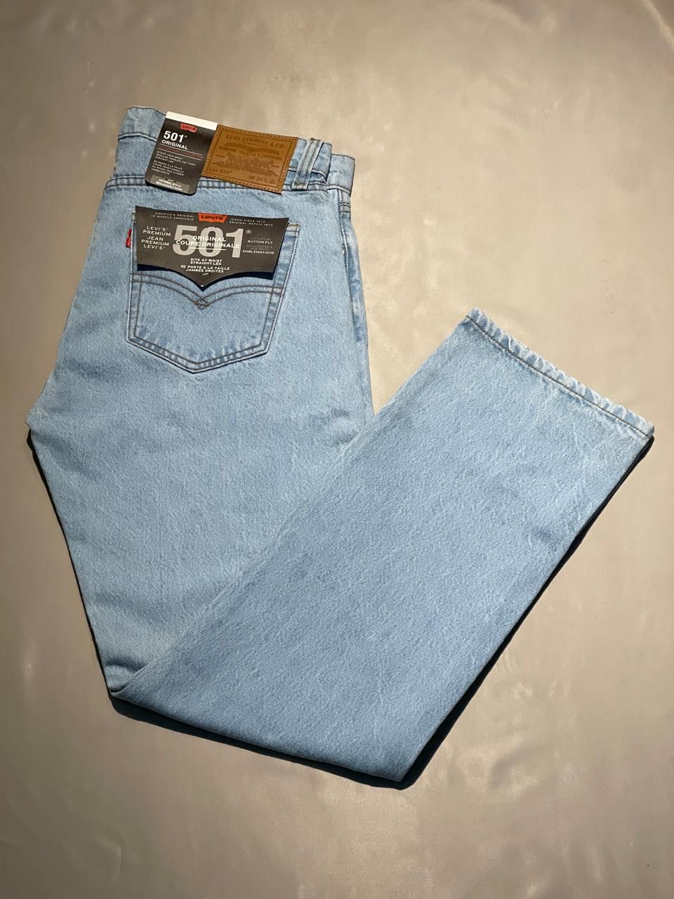 Levi's LEVI'S 501 Men's Blue Jeans – W34 L32 – Light Blue Size US 34 / EU 50 - 2 Thumbnail