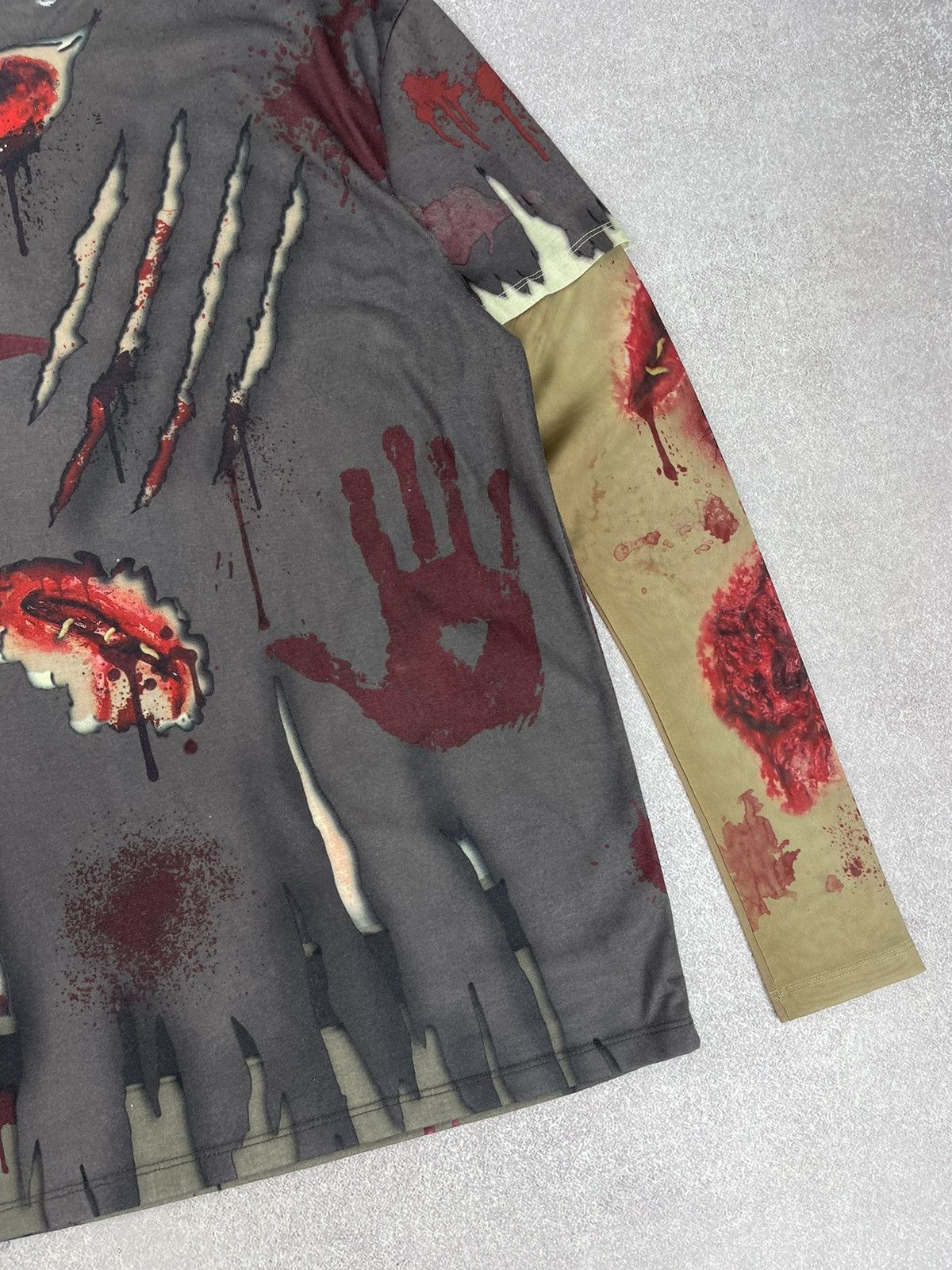 Designer Faux Real Zombie Dead Man Halloween Longsleeve Size L Size US L / EU 52-54 / 3 - 8 Thumbnail