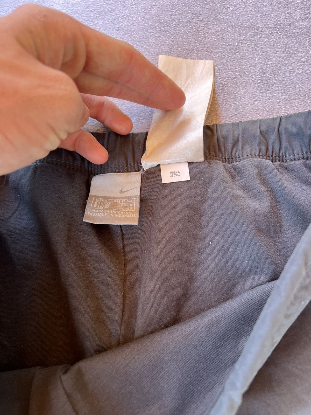 Nike 🔥 Vintage Y2K Grey Nylon Drill Swag Pants – Women’s Size 28" / US 6 / IT 42 - 10 Thumbnail