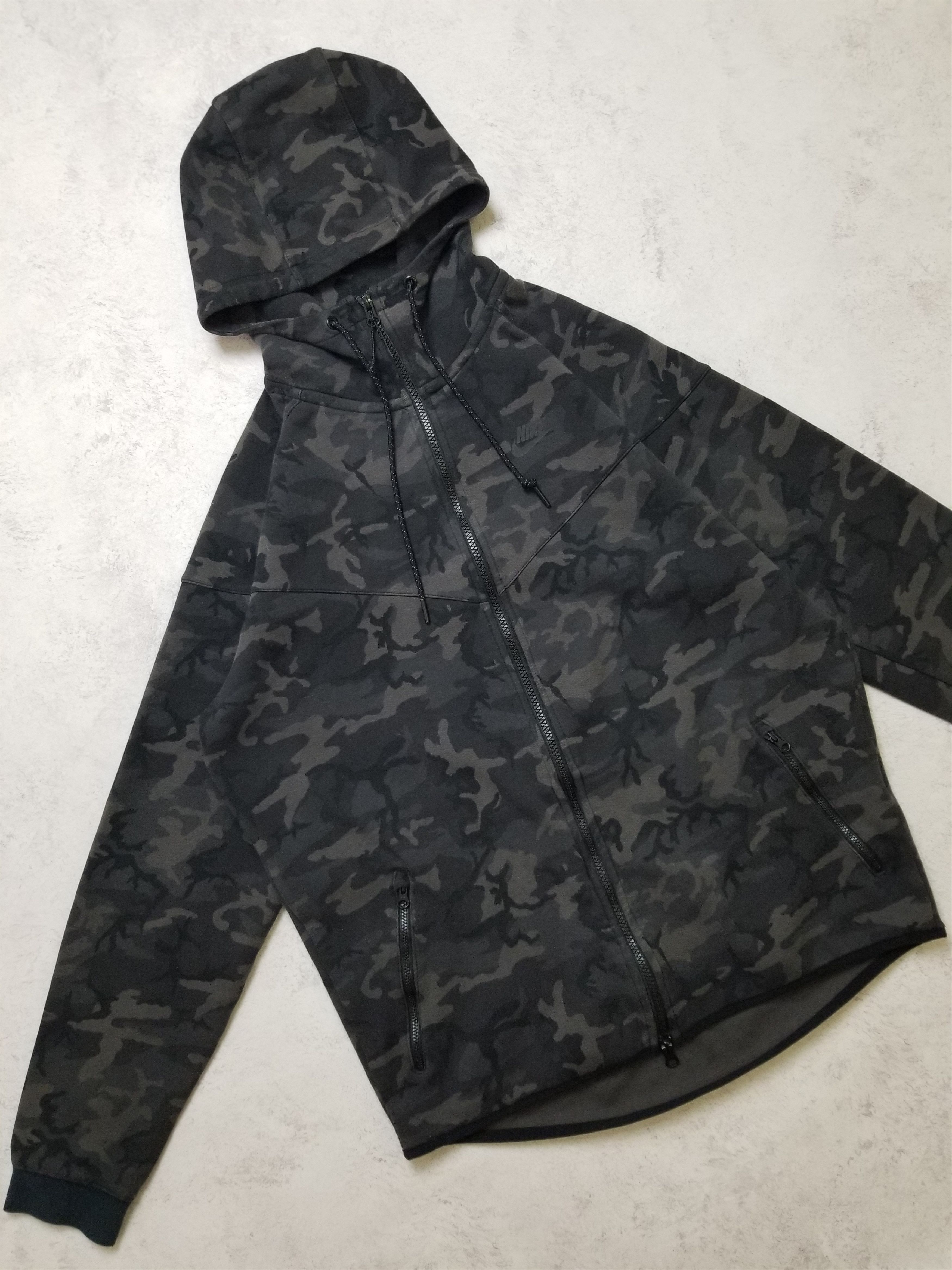 Nike Nike Tech Fleece Camo Windrunner Size US L / EU 52-54 / 3 - 10 Thumbnail