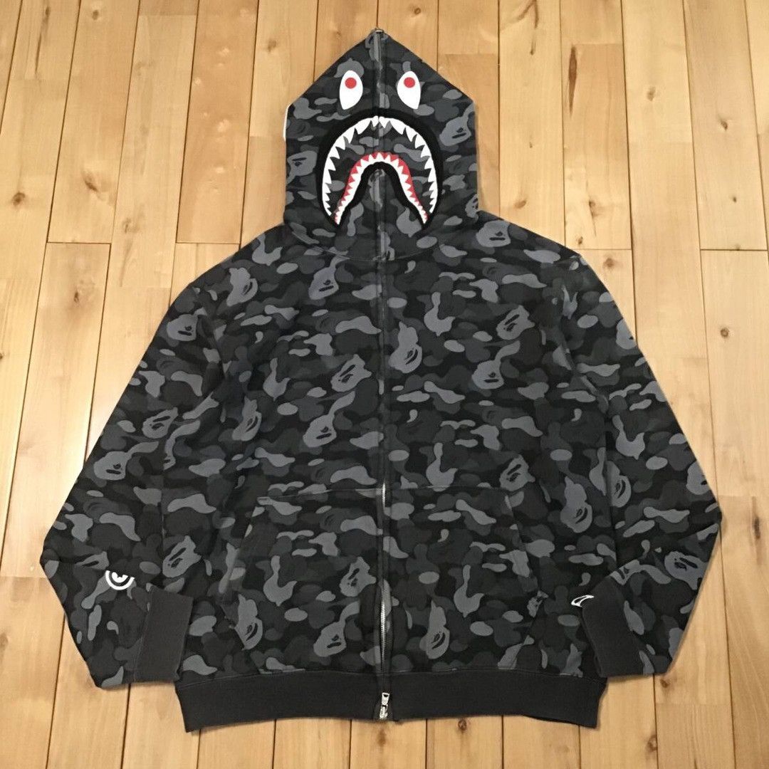 Bape × Nigo 2008 🔥Aoyama store camo🔥 BAPE Shark full zip hoodie APE NIGO Size US L / EU 52-54 / 3 - 1 Thumbnail