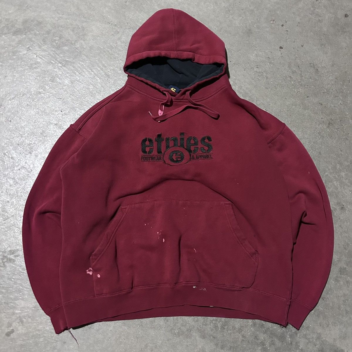 Etnies Y2k etnies red skate hoodie sz large Size US L / EU 52-54 / 3 - 1 Thumbnail
