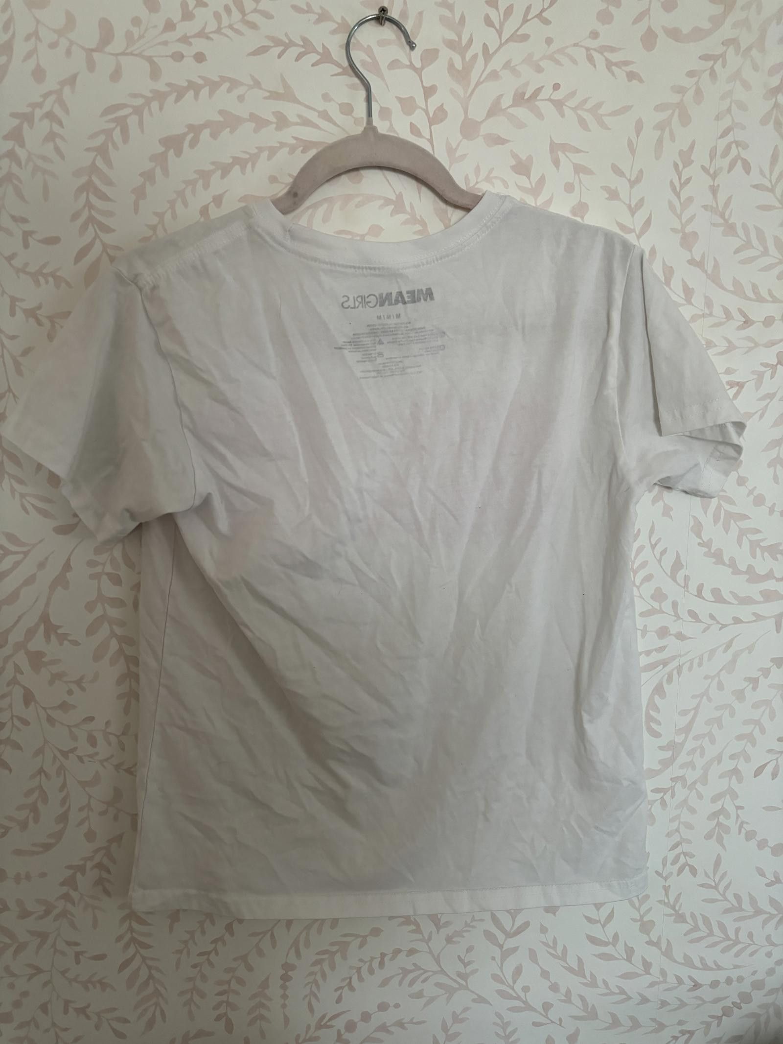 Designer NWOT Mean Girls 'On Wednesdays We Wear Pink' T-Shirt Size M / US 6-8 / IT 42-44 - 4 Thumbnail