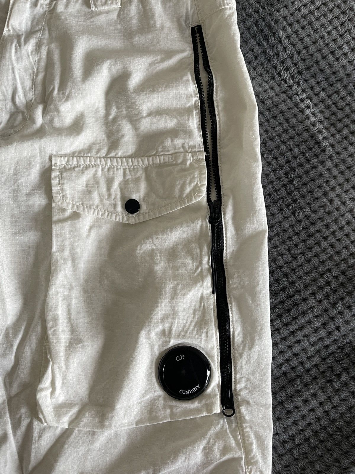 C.P. Company C.P. Company White Cargo Pants Size US 30 / EU 46 - 2 Thumbnail