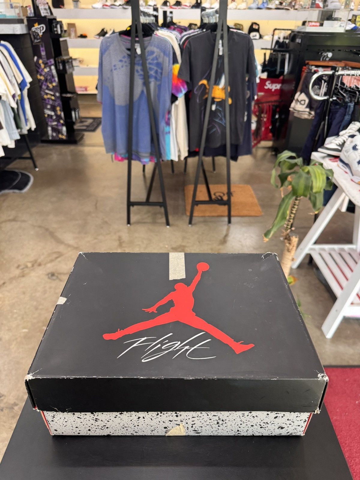 Jordan Brand Air Jordan 4 Taupe Haze Size 6.5Y (2021) Size US 6.5 / EU 39-40 - 14 Thumbnail