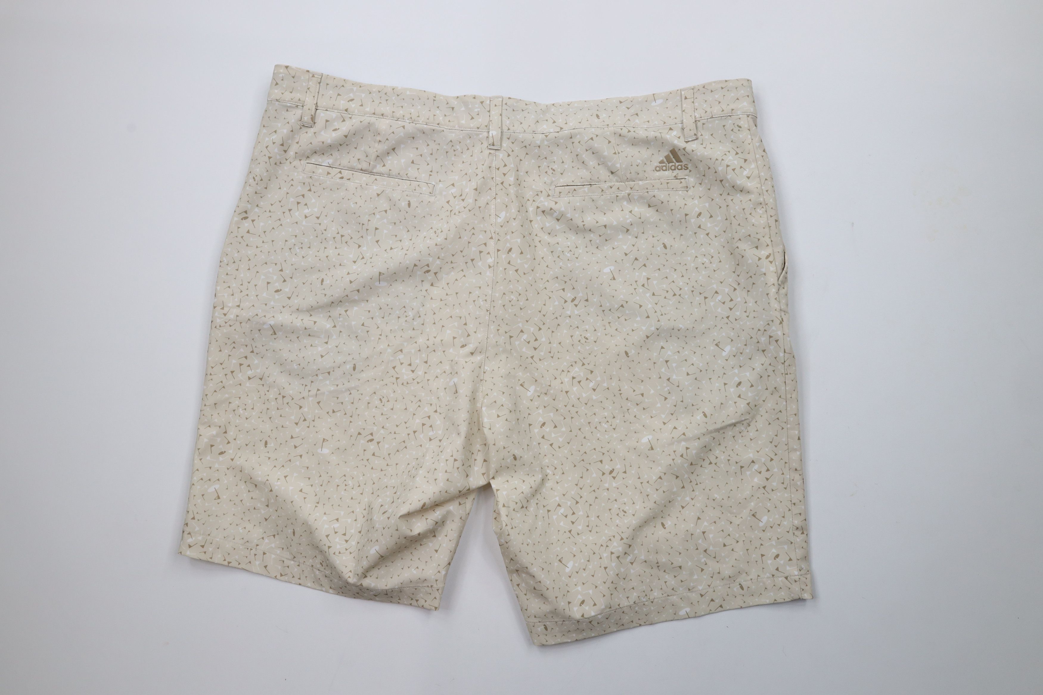 Adidas × Vintage Adidas Golf Over Print Stretch Golfing Chino Shorts Beige Size US 38 / EU 54 - 8 Thumbnail