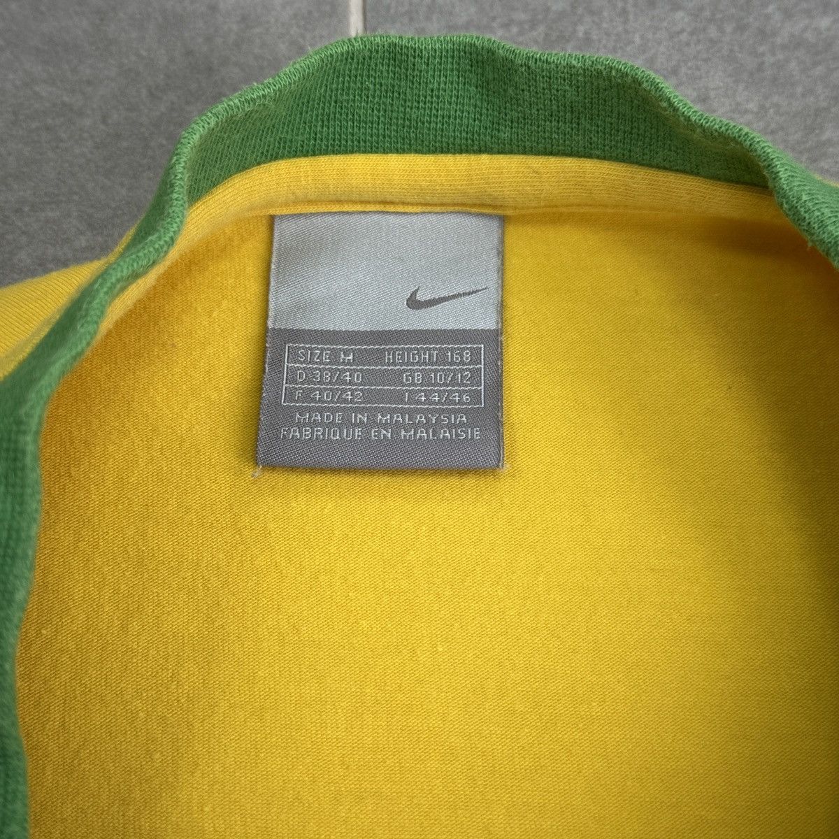 Nike Vintage Nike Brazil Brasil Women T-Shirt Size M Size M / US 6-8 / IT 42-44 - 10 Thumbnail