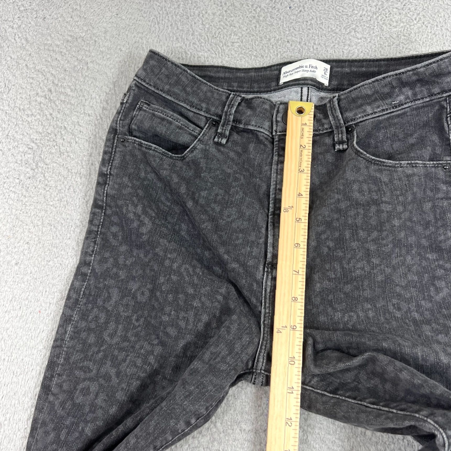 Abercrombie & Fitch Abercrombie & Fitch Jeans Women's 6 High Rise Super Skinny Gray Leopard Print 5-Pocket Denim with Logo Inseam 26 inches Size 6 Womens Size 28" / US 6 / IT 42 - 4 Thumbnail