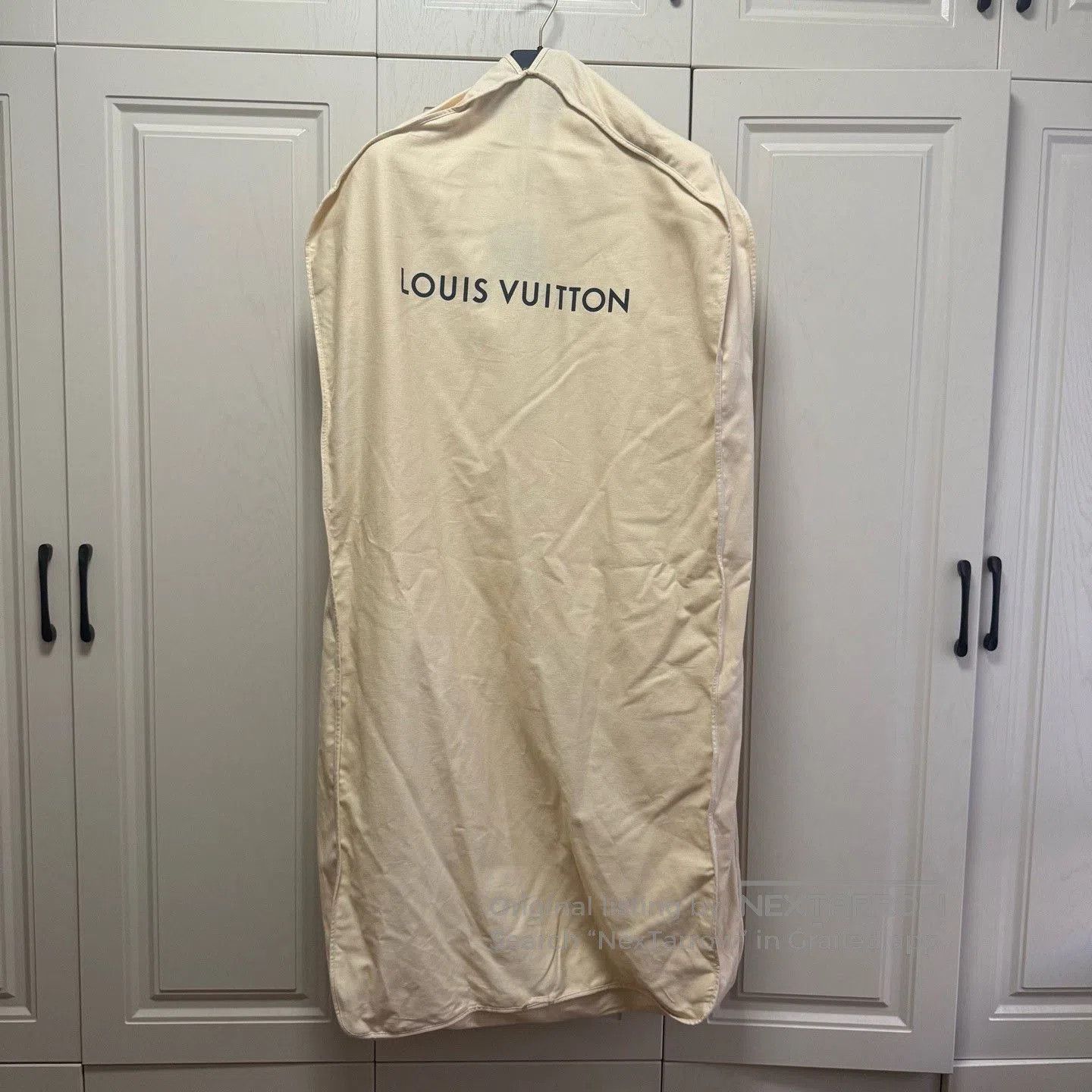 Louis Vuitton Louis Vuitton White Embossed Short-Sleeve M. Size US M / EU 48-50 / 2 - 7 Thumbnail