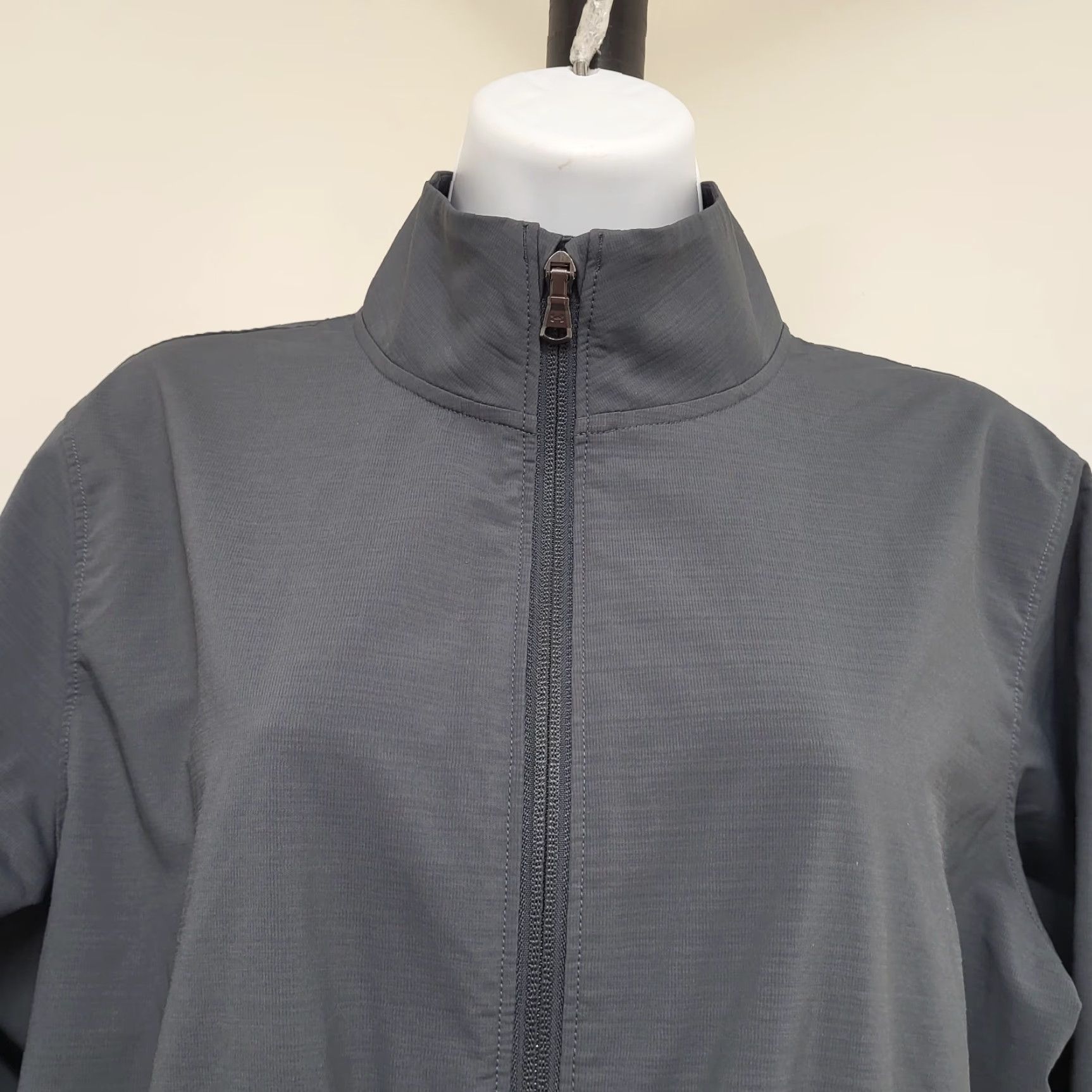Under Armour Under Armour Storm Jacket Women's Medium Stealth Gray Windstrike Zip Storm Product Line Outdoor Athleisure Water Resistant Windproof Jacket Womens Size M / US 6-8 / IT 42-44 - 7 Thumbnail