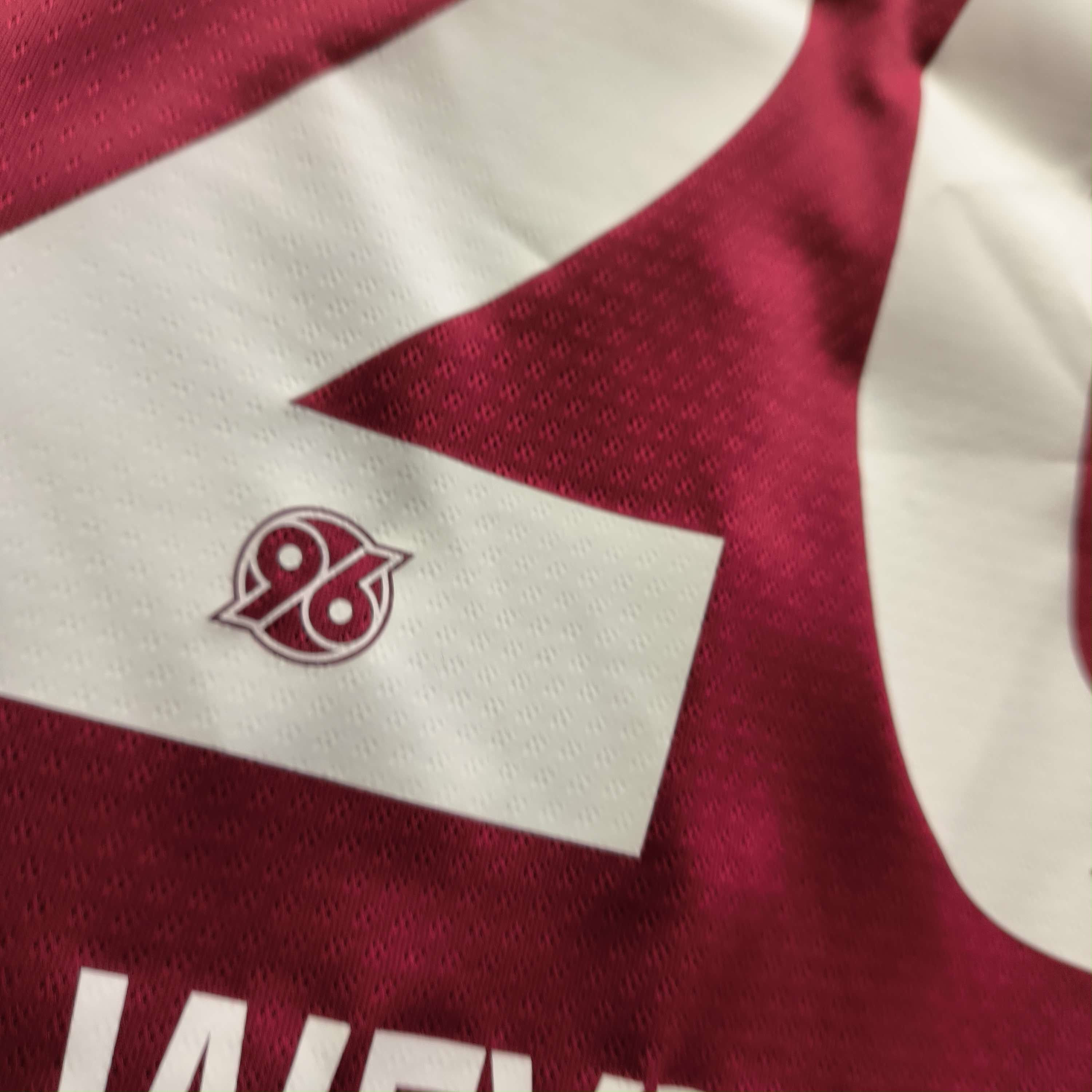 Other Hannover96 2014-15 Jako home Weydandt football jersey size M Size US M / EU 48-50 / 2 - 9 Thumbnail