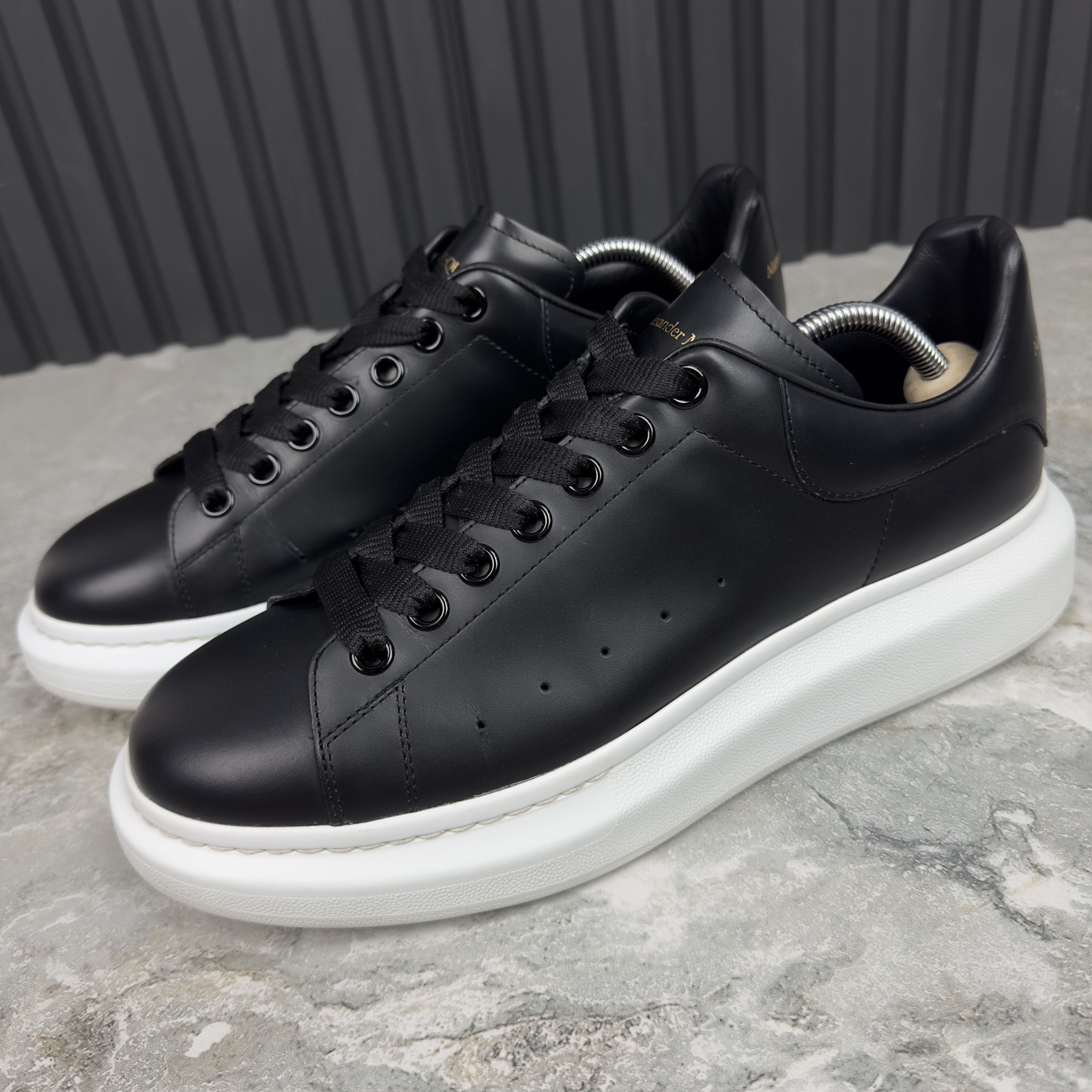 Alexander McQueen Alexander McQUEEN Sneakers Leather Size US 11 / EU 44 - 1 Thumbnail