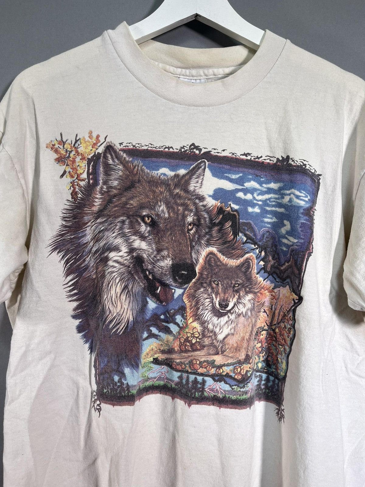 Vintage Vintage Crazy Wolf Graphic Nature Beauty Tee Size US L / EU 52-54 / 3 - 2 Thumbnail
