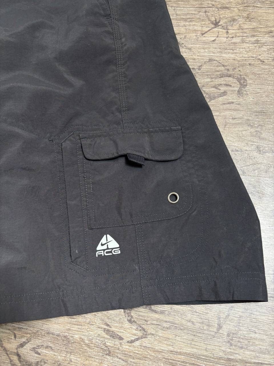 Nike ACG Nike ACG Vintage Reflective Cargo Nylon Baggy Shorts Size US 36 / EU 52 - 3 Thumbnail