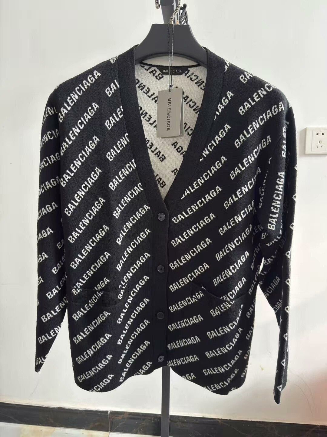 Balenciaga balenciaga full print cardigan in black Size US M / EU 48-50 / 2 - 1 Thumbnail