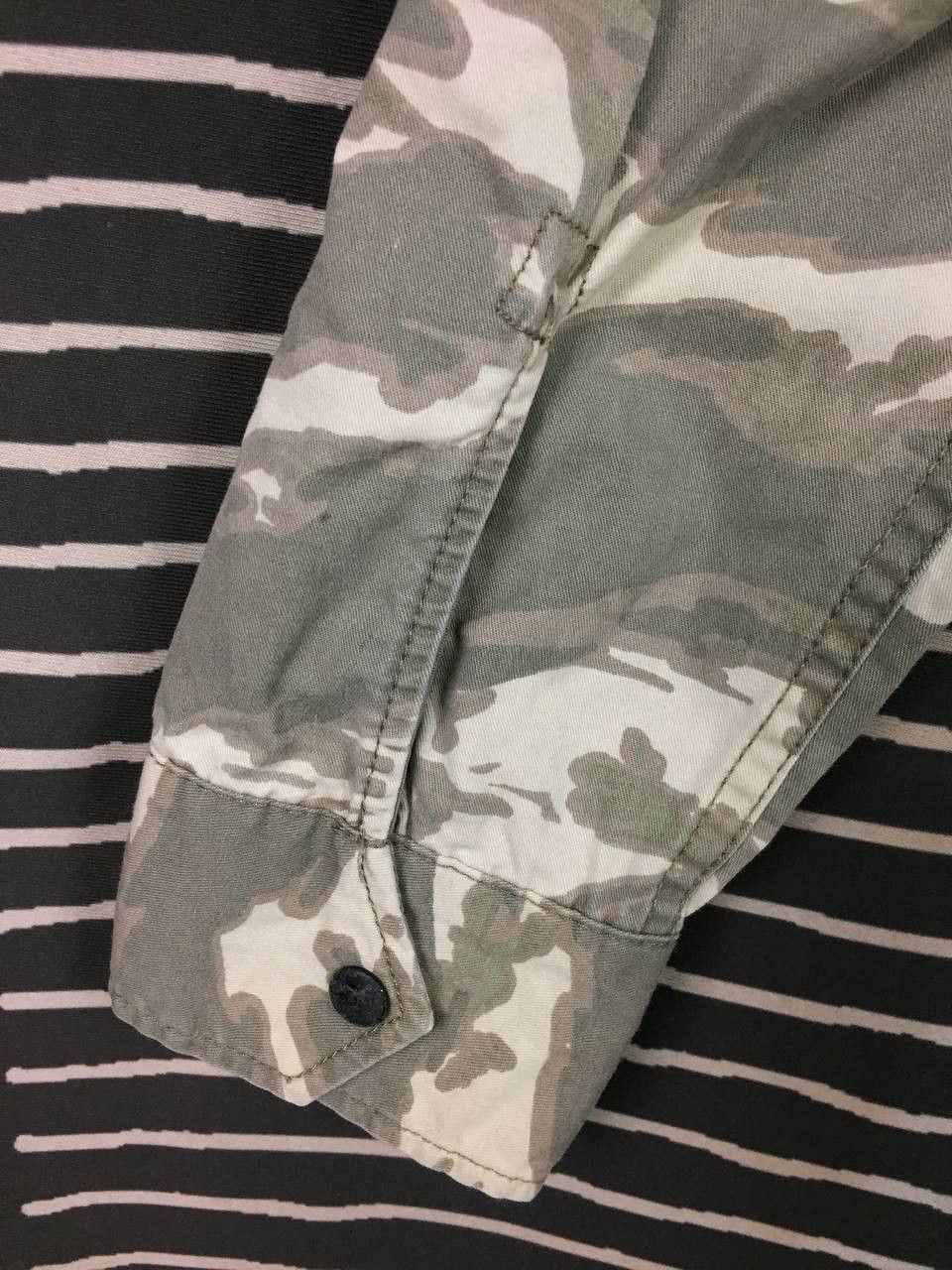 Bershka Bershka Tiger Stripe Camouflage Snap Button Overshirt Size US S / EU 44-46 / 1 - 8 Thumbnail