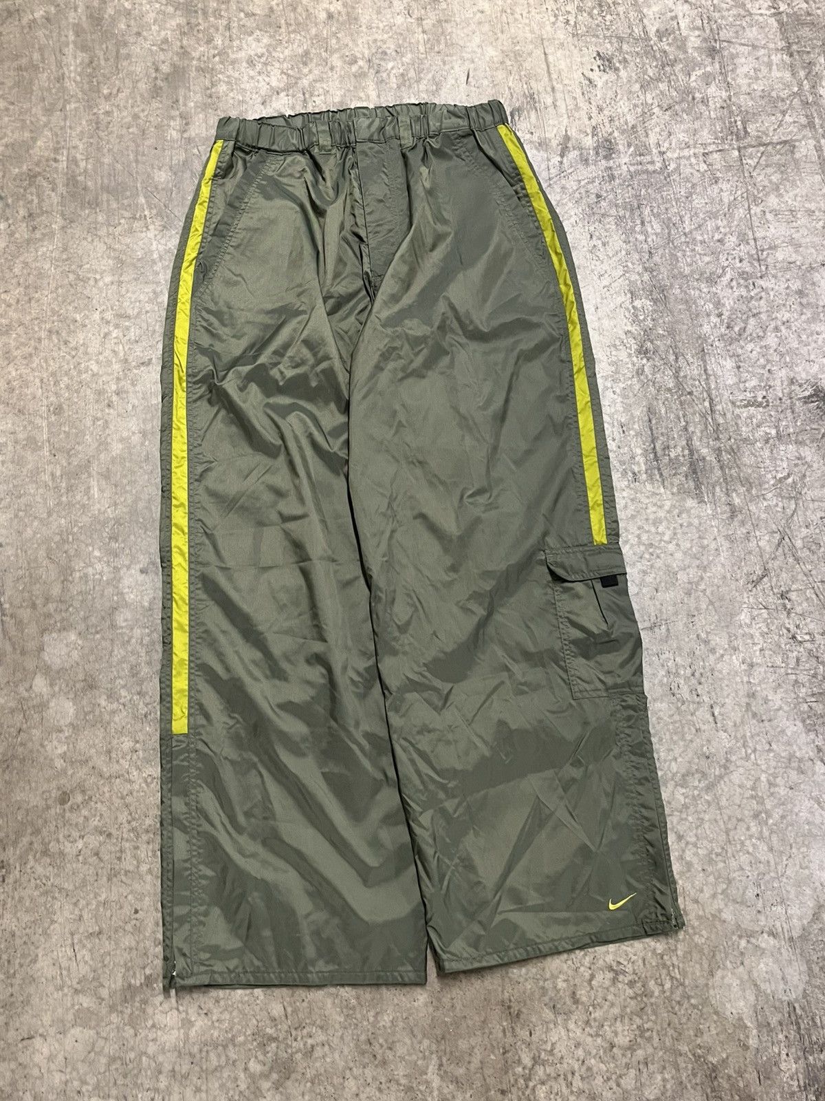 Nike Nike track pants y2k baggy fit wide leg streetwear hype rare Size US 30 / EU 46 - 4 Thumbnail