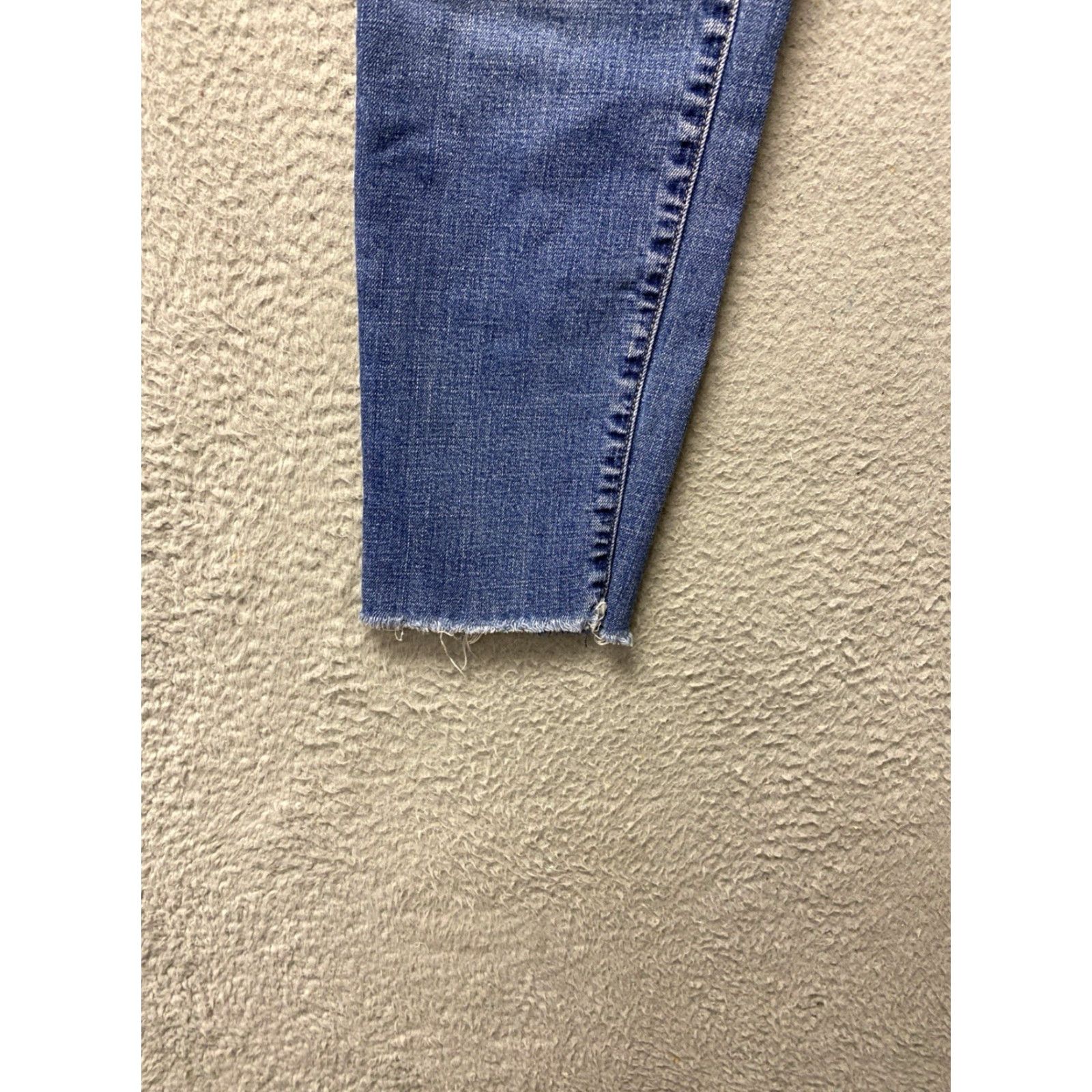 Gap VINTAGE Gap Jeans Women’s 32x30 Denim Blue Straight Leg 5-Pocket 100% Cotton Regular Rise Modern Casual Pants Mens Womens Boys Girls Size 24" / US 00 / IT 34 - 5 Thumbnail