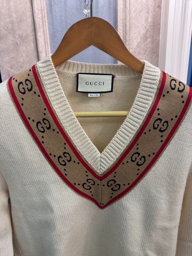 Gucci Gucci V-neck logo long-sleeved sweater 2501-Nextarrow Size US XS / EU 42 / 0 - 2 Thumbnail
